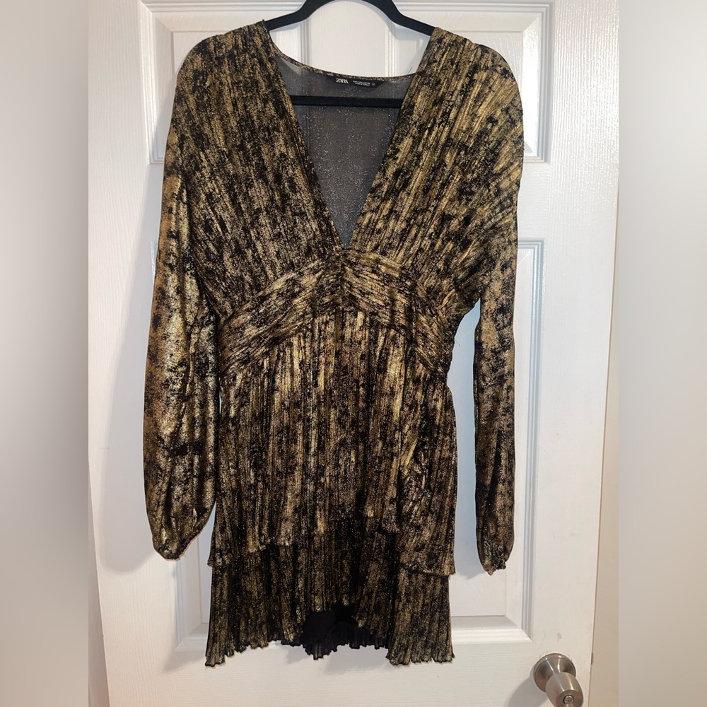 Zara Metallic Gold and Black Fabric - Picture 1 of 4